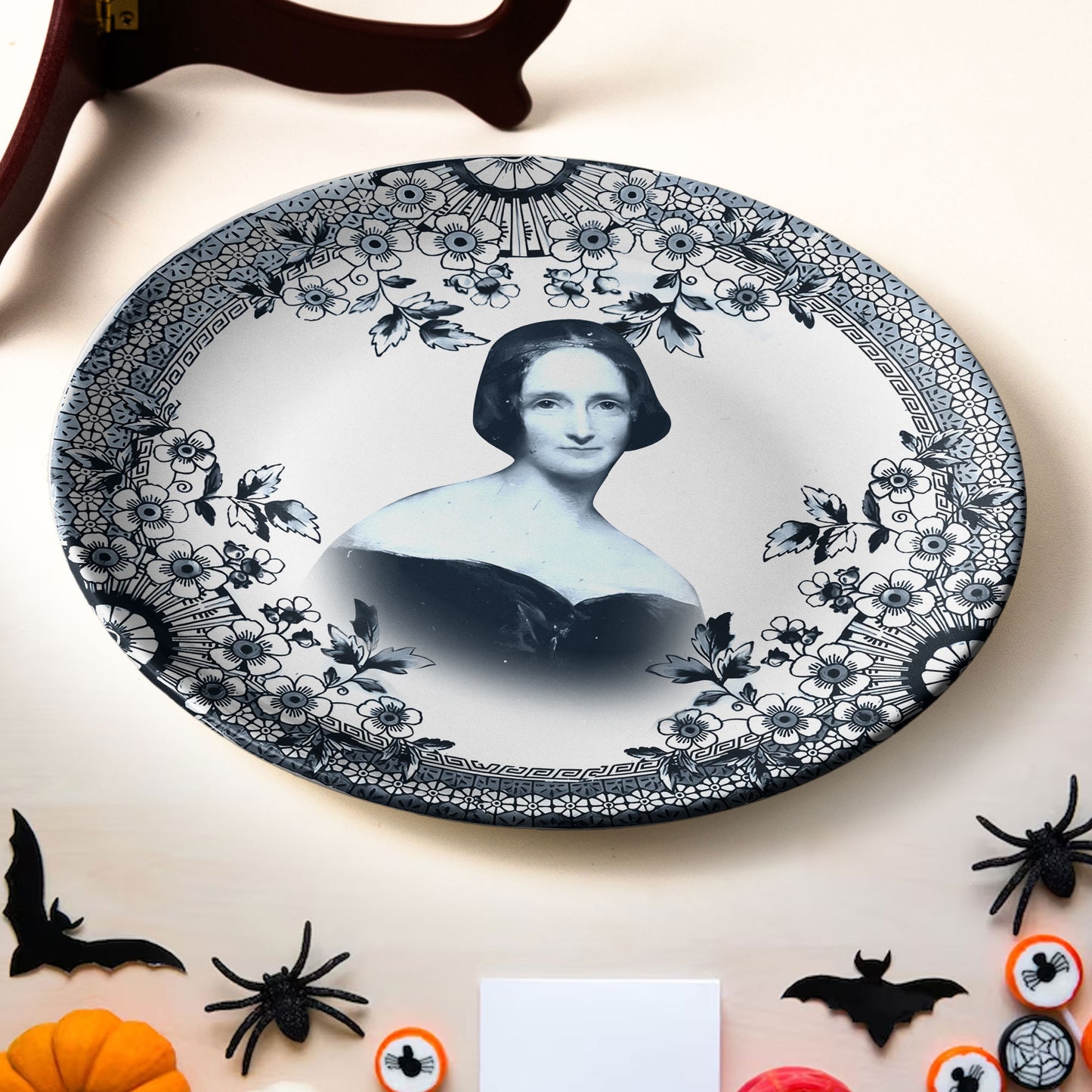 Mary Shelley Ceramic Plate – Gothic Literature Inspired Decorative Dish