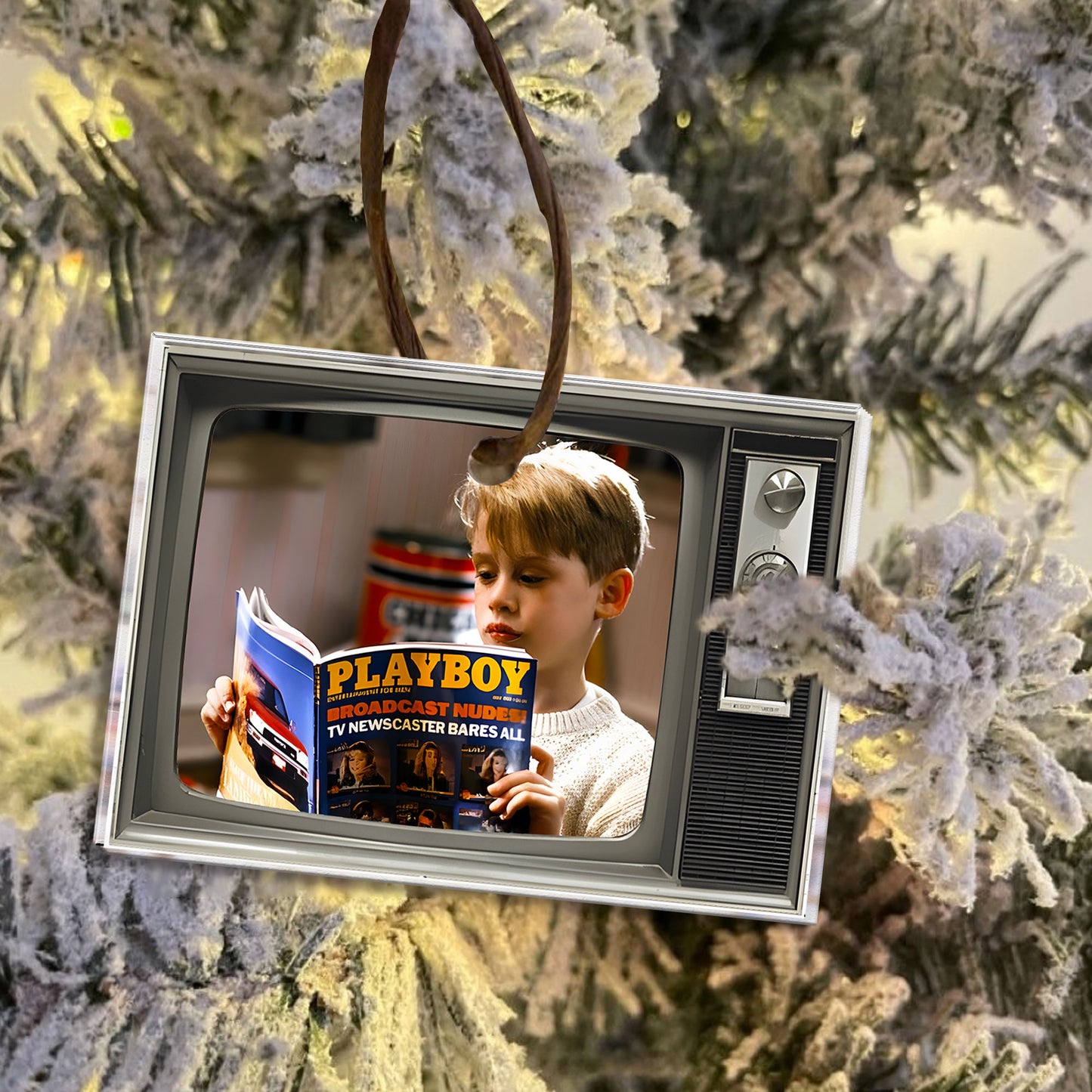 🎬 Home Alone Christmas Acrylic Ornament – Retro Holiday Movie Tree Decoration