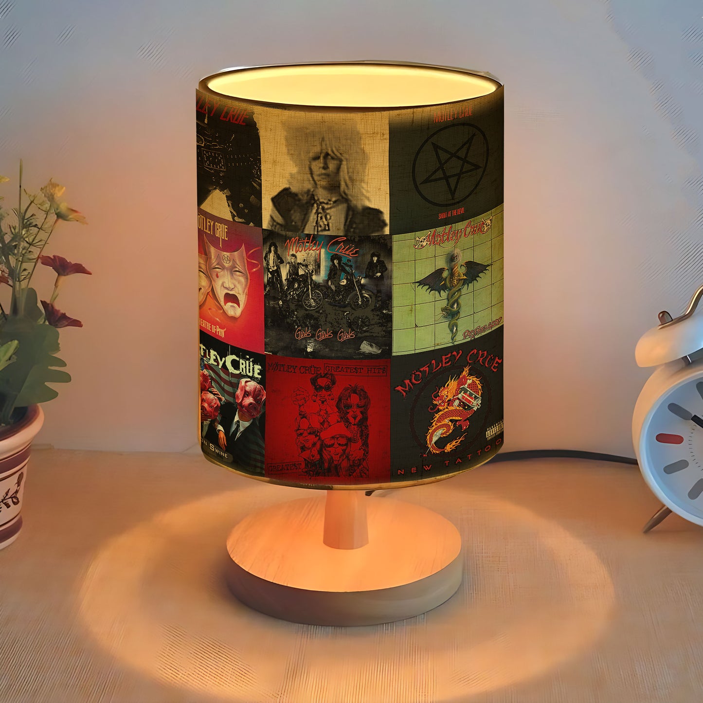 Mötley Crüe Albums Lamp – Relive the Wild Spirit of the Sunset Strip