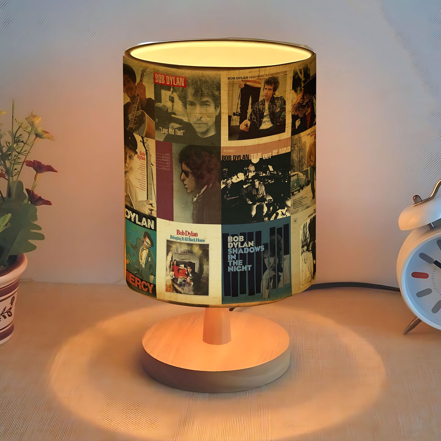Bob Dylan Album Cover Table Lamp – Retro Music Decor for Fans