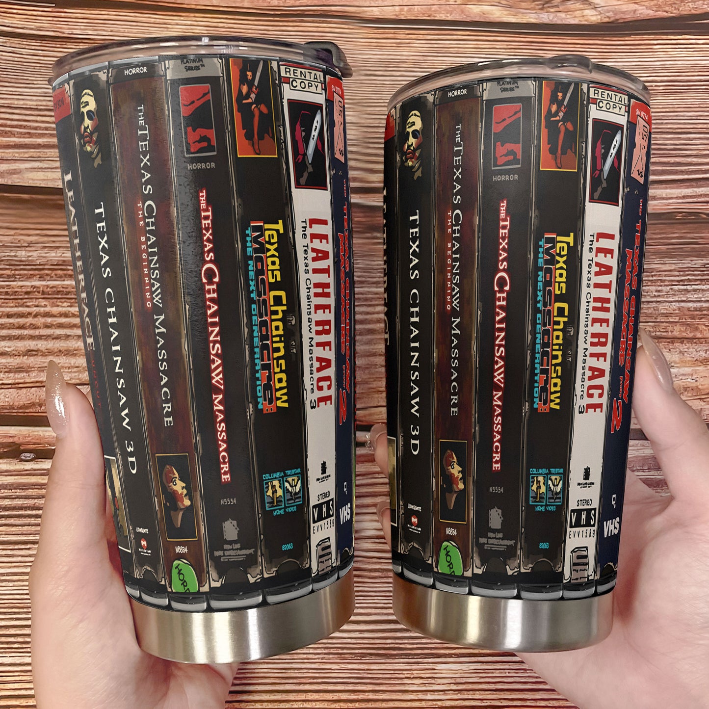 Texas Chainsaw Massacre VHS Tumbler – Leatherface Lives On Tumbler 20oz -40z