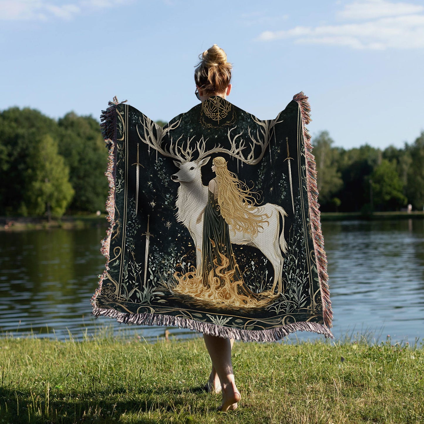 Queen of Flame, Heir of Terrasen – Aelin Galathynius Woven Blanket