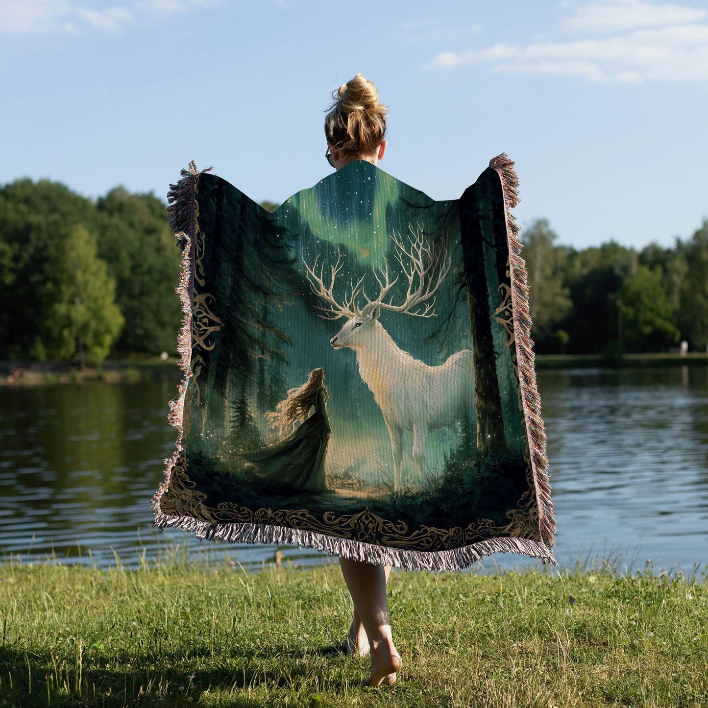 White Stag of Terrasen – Throne of Glass Inspired Woven Blanket