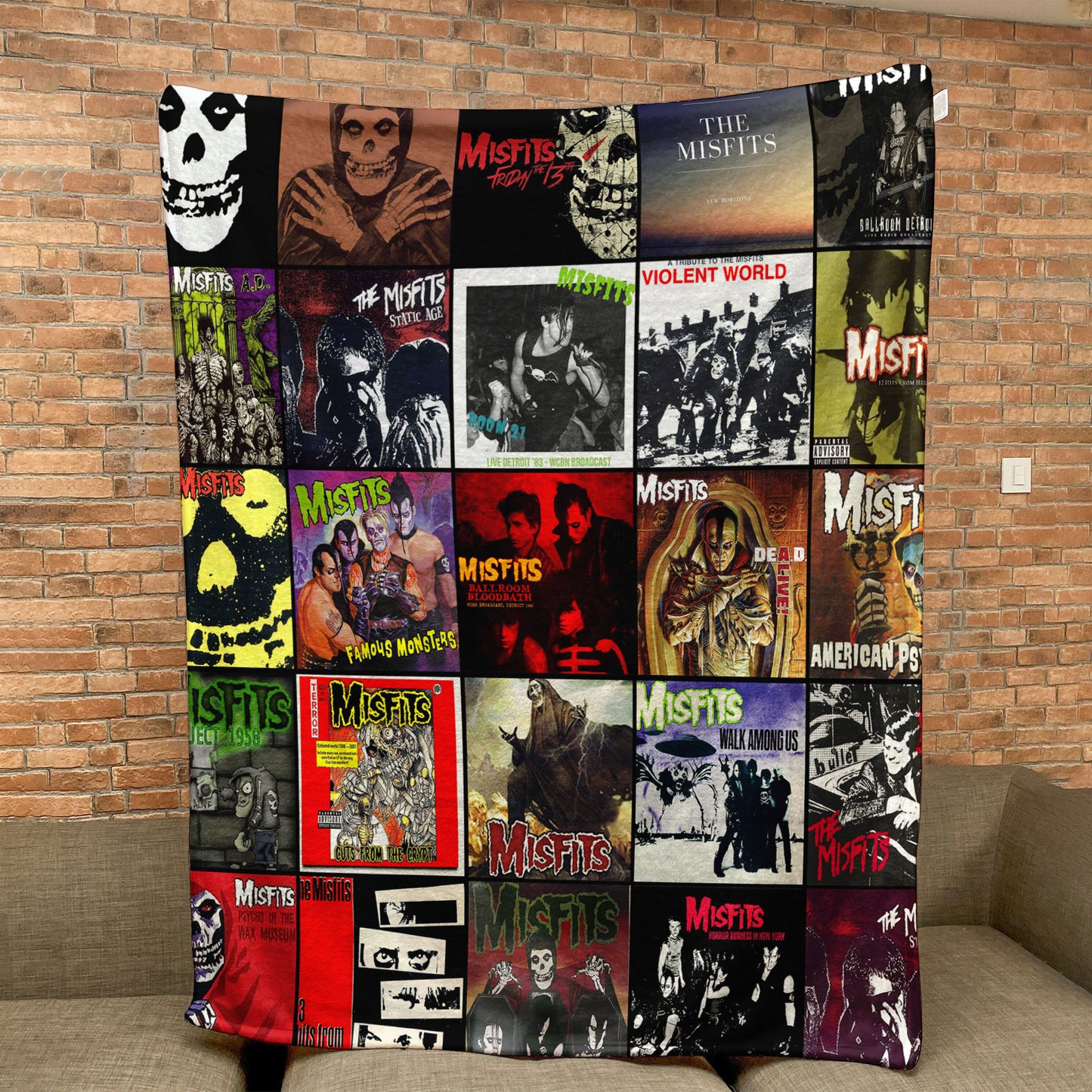 Misfits Sherpa Blanket – A Horror Punk Legacy for True Fans