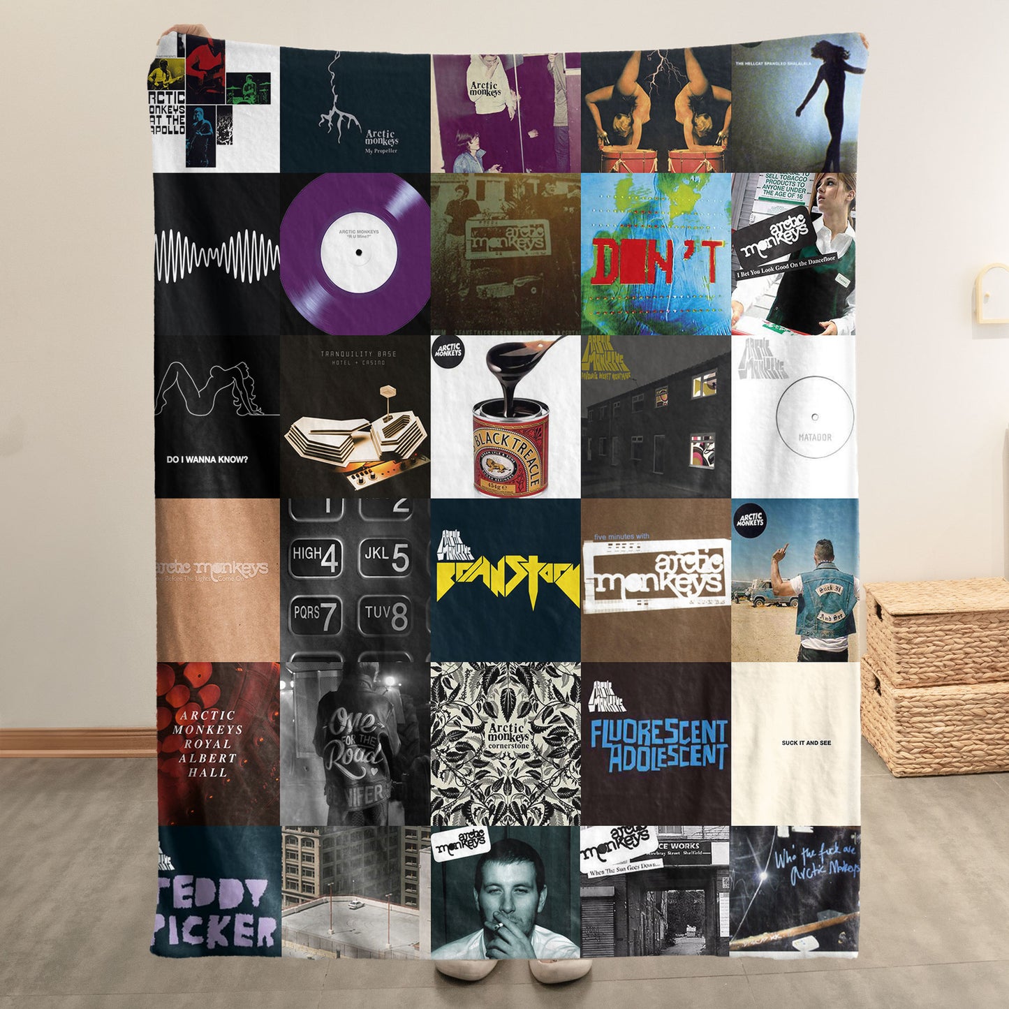 Arctic Monkeys Sherpa Blanket – A Cozy Dive Back Into Indie Rock Glory