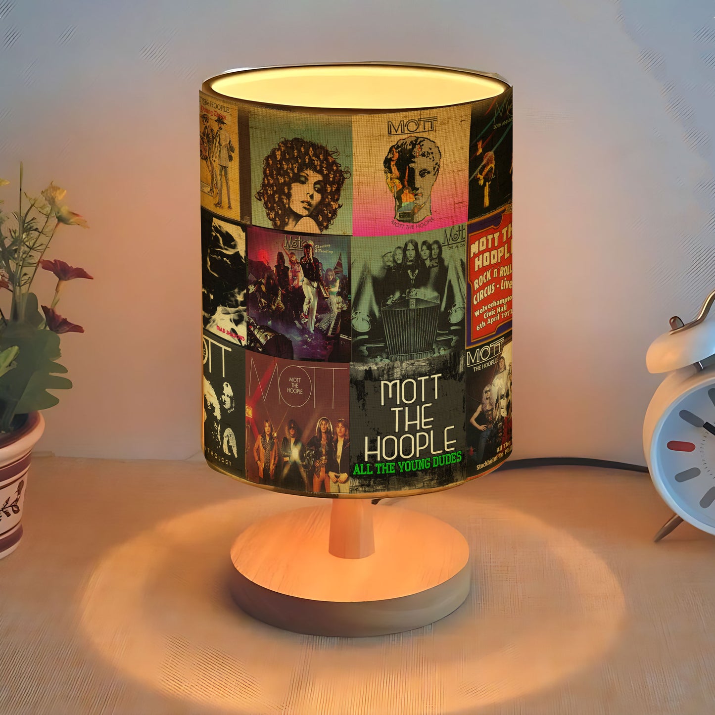 Mott The Hoople Album Art Table Lamp – Glam Rock Decorative Light