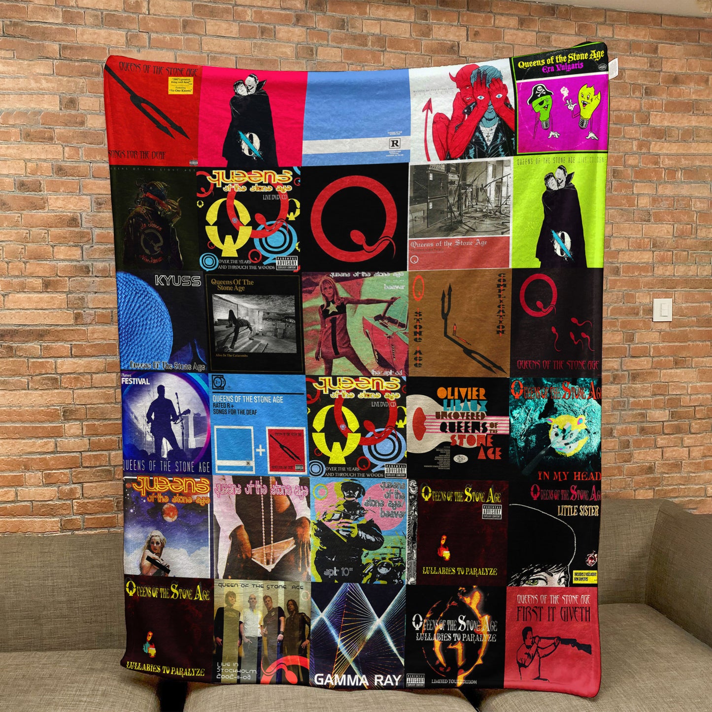 Queens of the Stone Age Sherpa Blanket – A Retro Rock Tribute for Fans