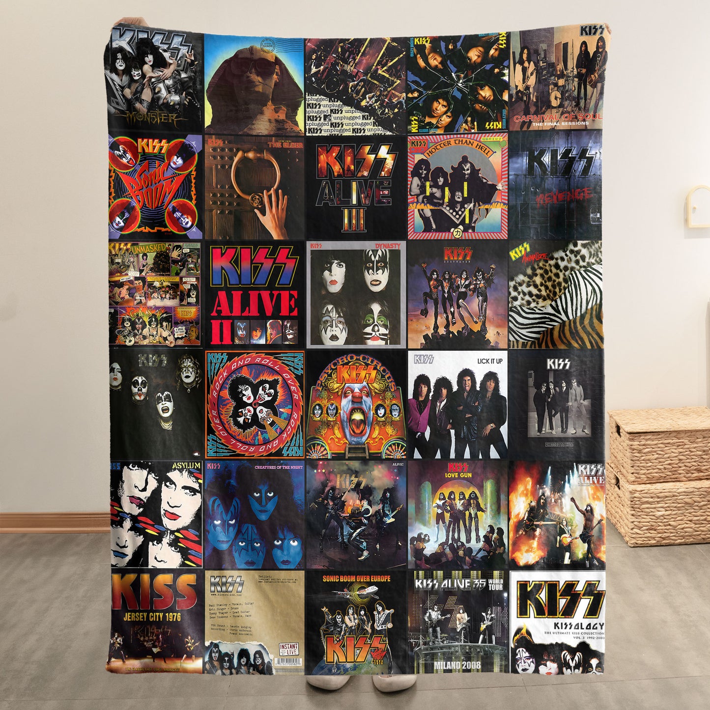 KISS Sherpa Blanket – A Rock & Roll Hall-of-Fame Tribute for Superfans