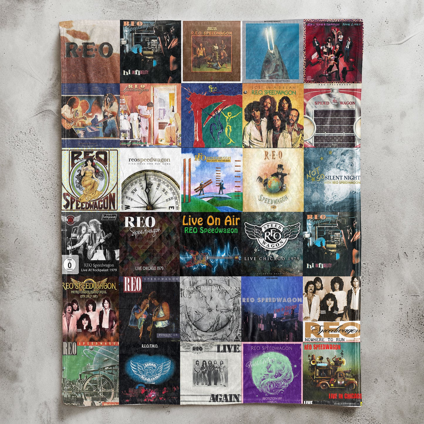 REO Speedwagon Sherpa Blanket – A Warm Throwback to Rock’s Golden Moments
