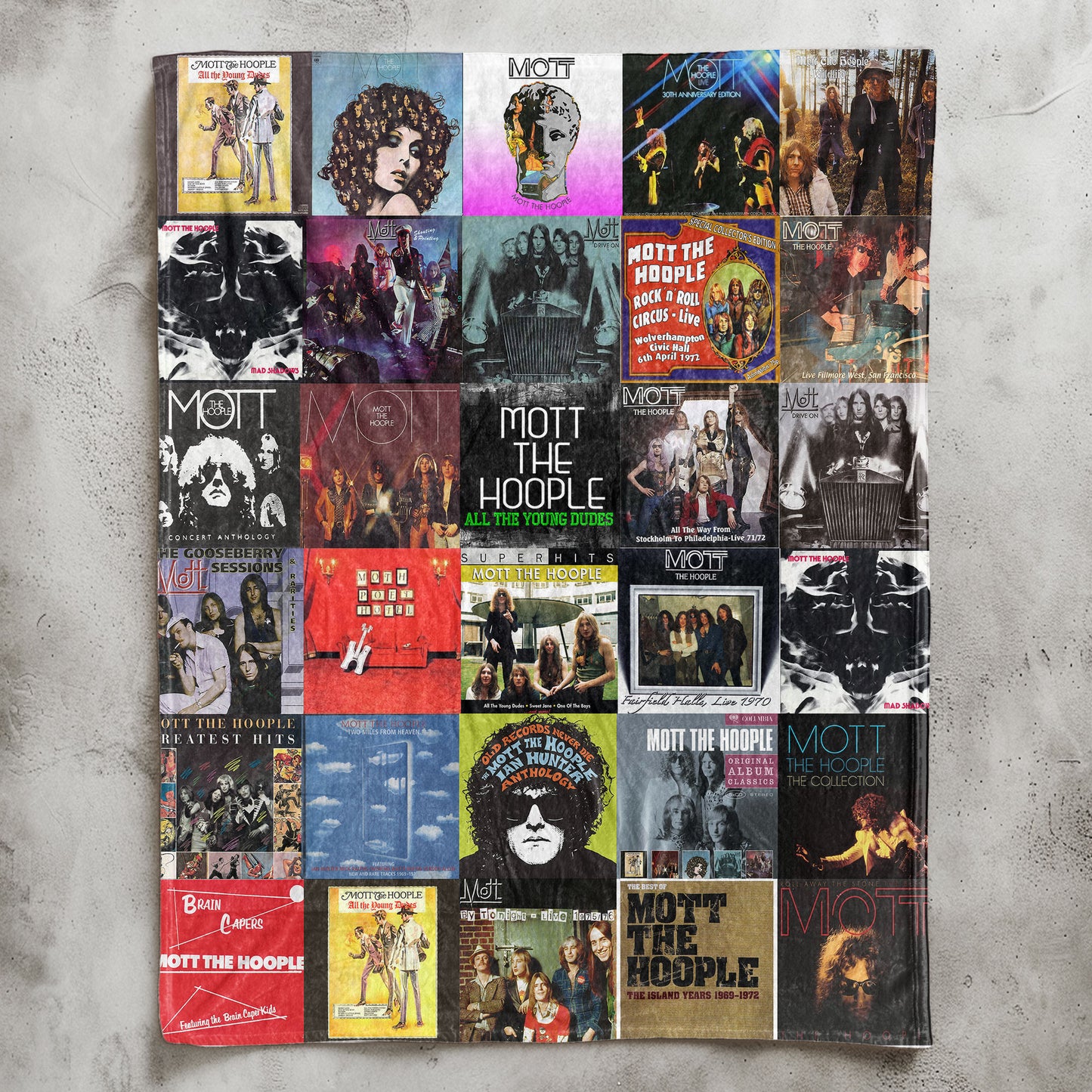Mott the Hoople Sherpa Blanket – A Nostalgic Tribute for True Rock Lovers