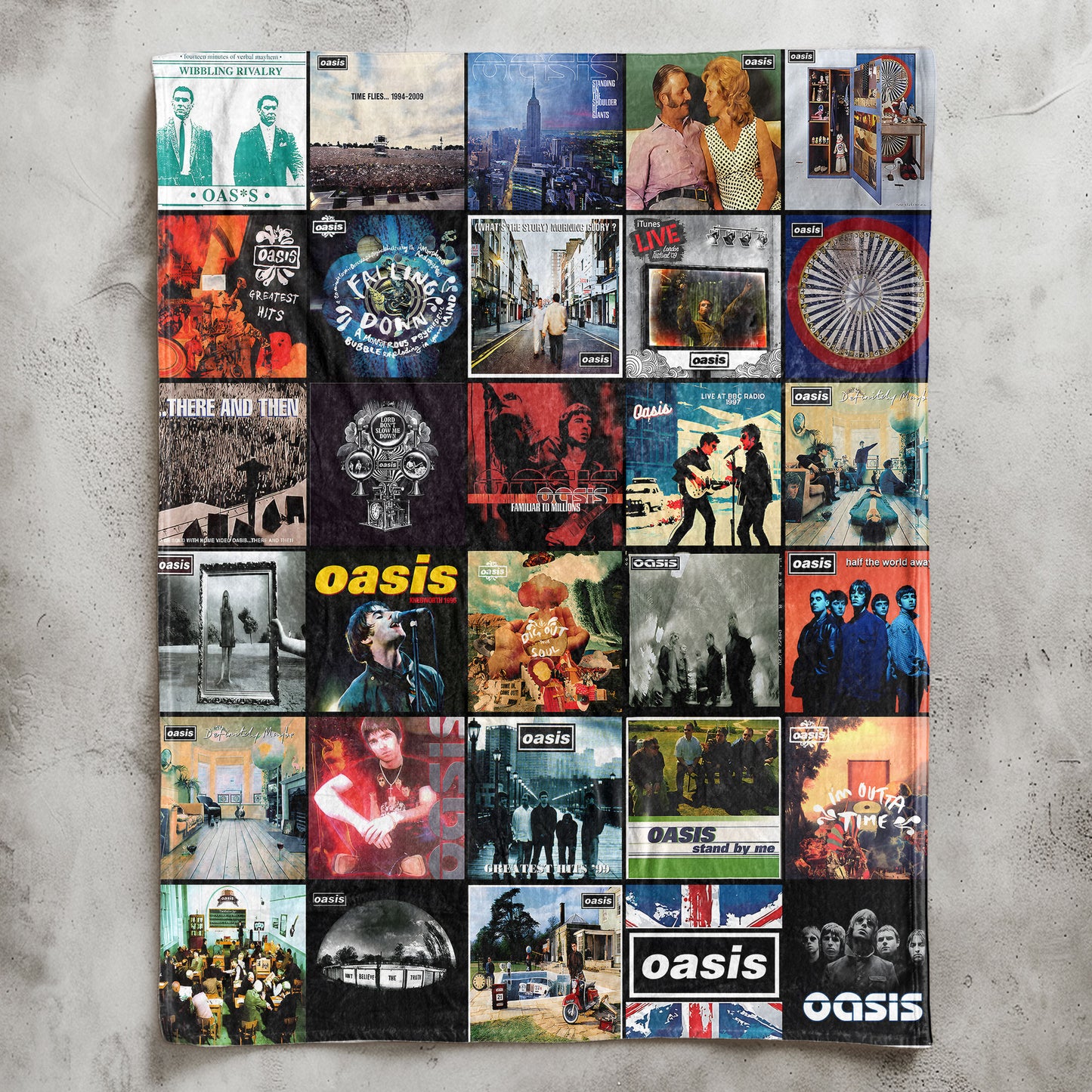 Oasis Sherpa Blanket – A Britpop Journey Through Iconic Eras