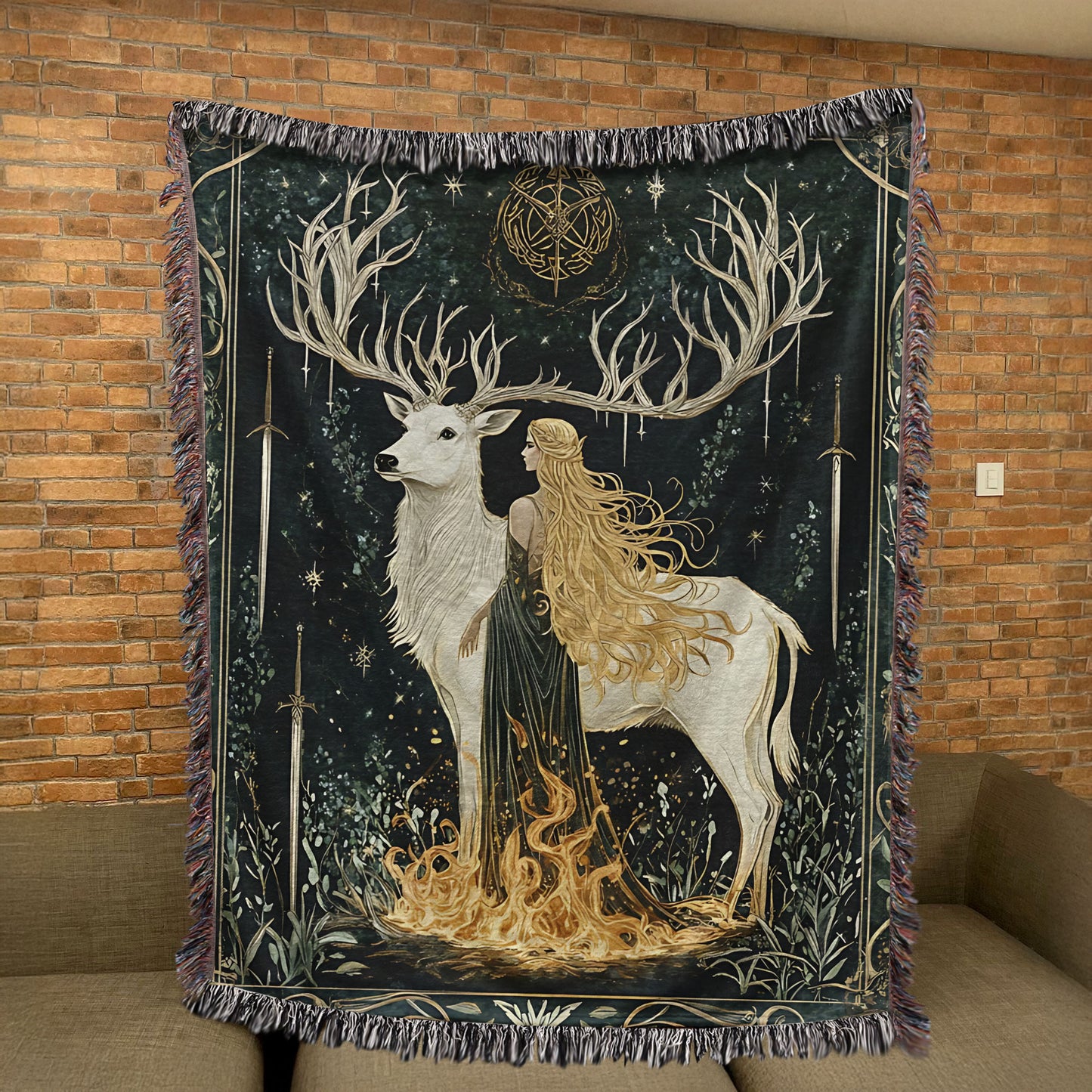 Queen of Flame, Heir of Terrasen – Aelin Galathynius Woven Blanket
